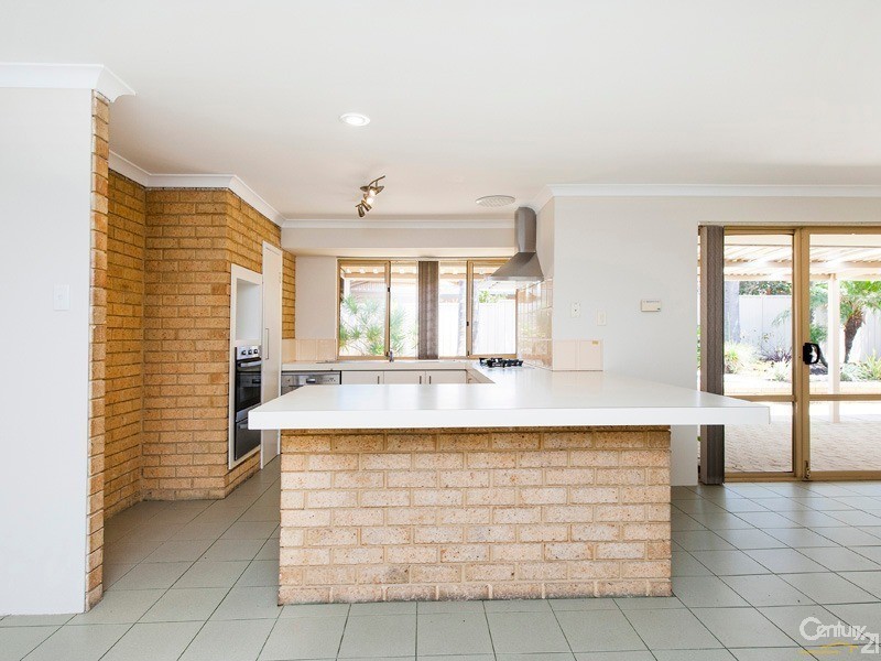 7 Cassia Place, Thornlie WA 6108