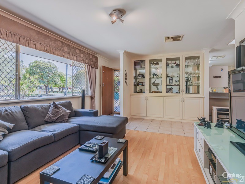 15 Masters Street, Kenwick WA 6107