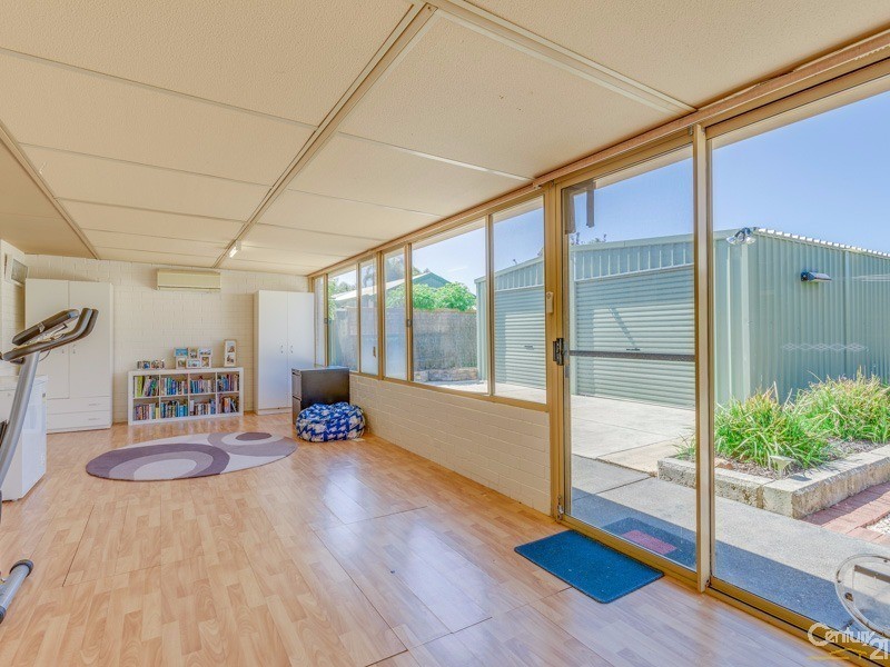 15 Masters Street, Kenwick WA 6107