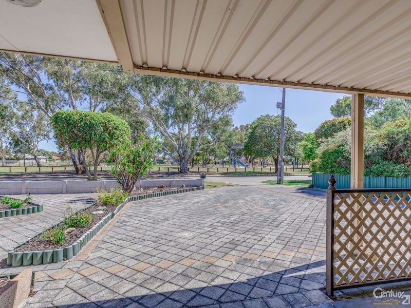 15 Masters Street, Kenwick WA 6107