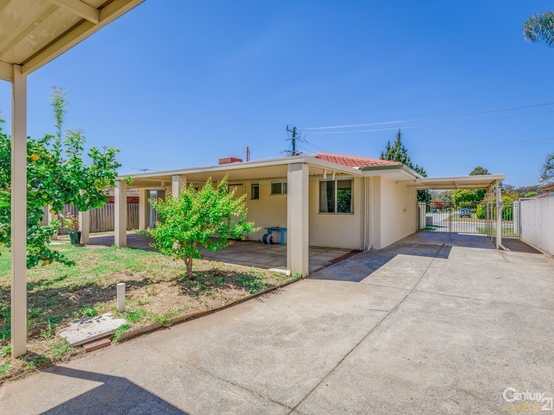 38 Ravenhill Road, Thornlie WA 6108