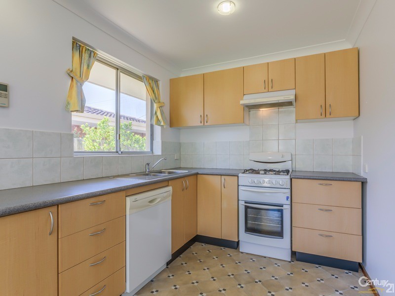 38 Ravenhill Road, Thornlie WA 6108