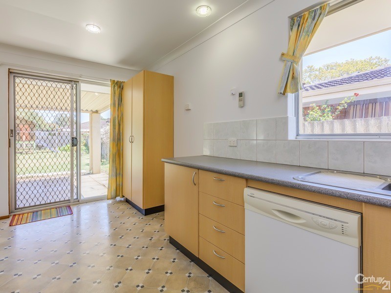 38 Ravenhill Road, Thornlie WA 6108