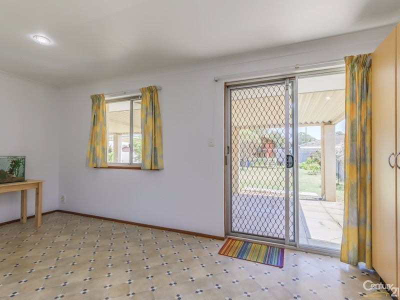38 Ravenhill Road, Thornlie WA 6108