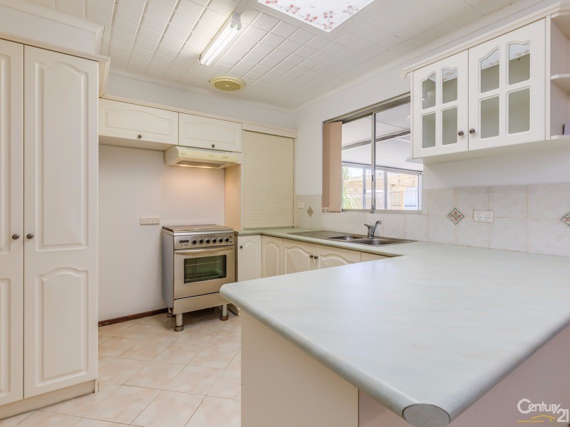 1 Melanda Street, Kelmscott WA 6111