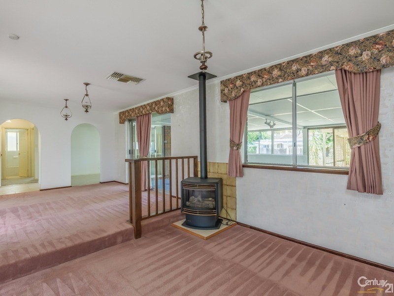 1 Melanda Street, Kelmscott WA 6111