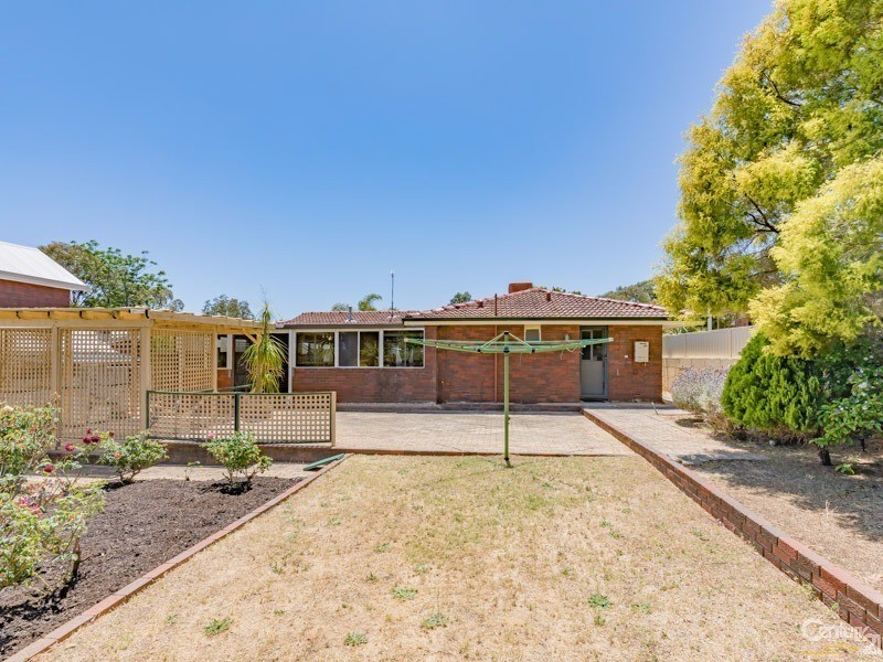1 Melanda Street, Kelmscott WA 6111