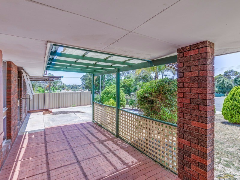 1 Melanda Street, Kelmscott WA 6111