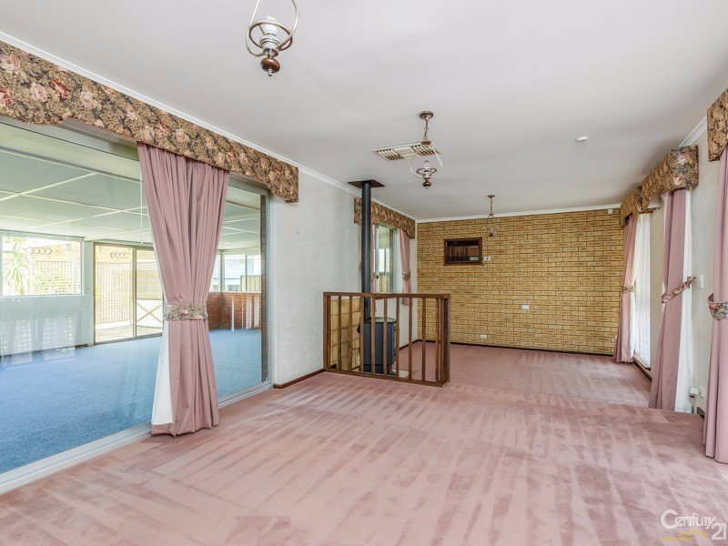 1 Melanda Street, Kelmscott WA 6111