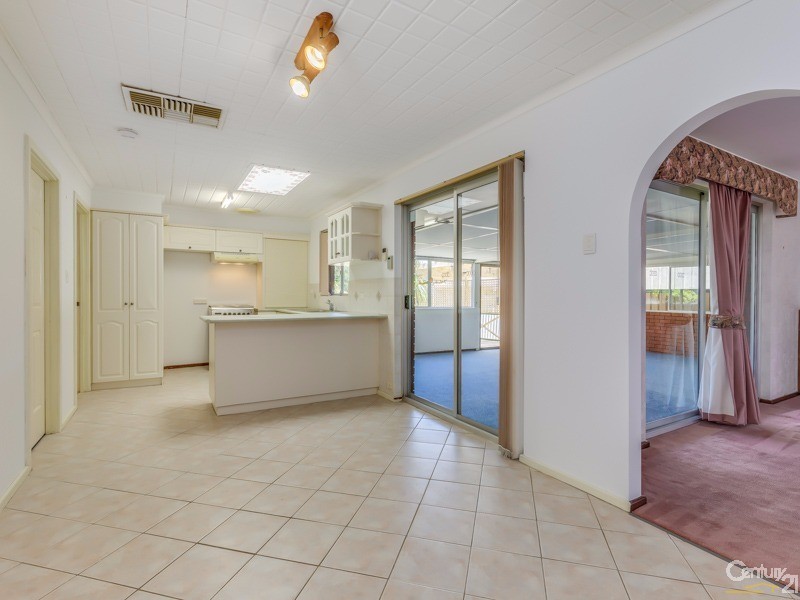 1 Melanda Street, Kelmscott WA 6111