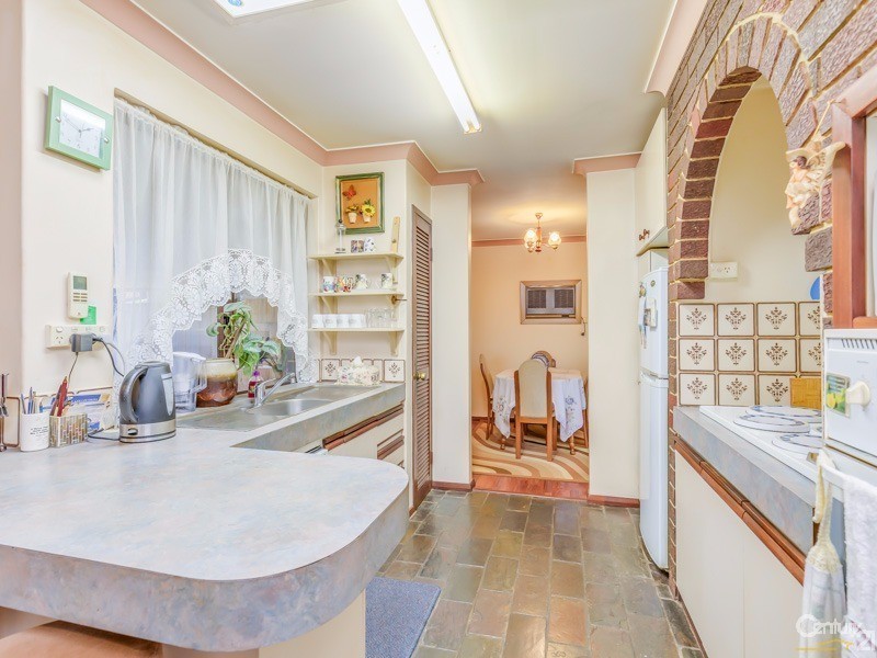 8 Lauri Court, Parkwood WA 6147