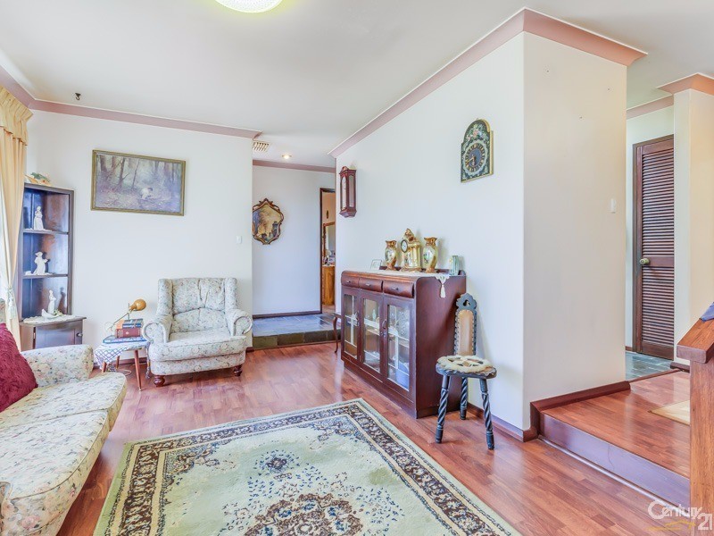 8 Lauri Court, Parkwood WA 6147