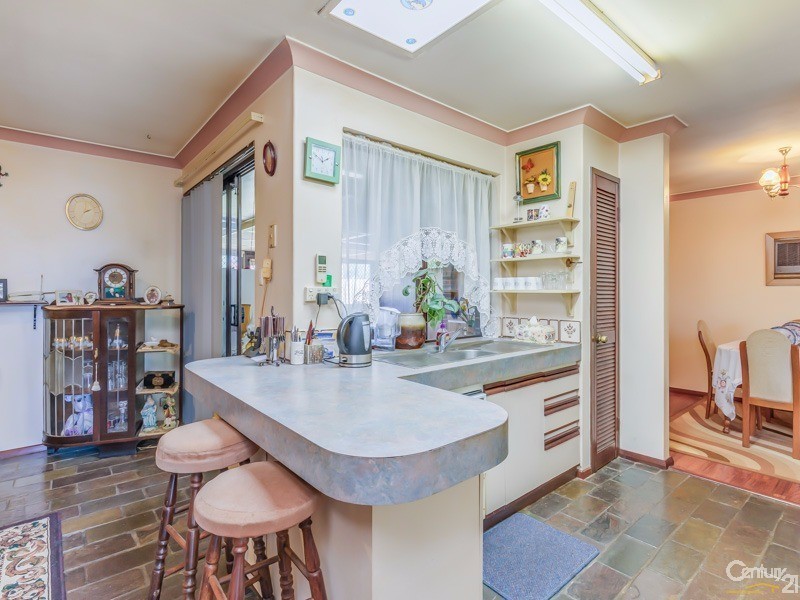 8 Lauri Court, Parkwood WA 6147