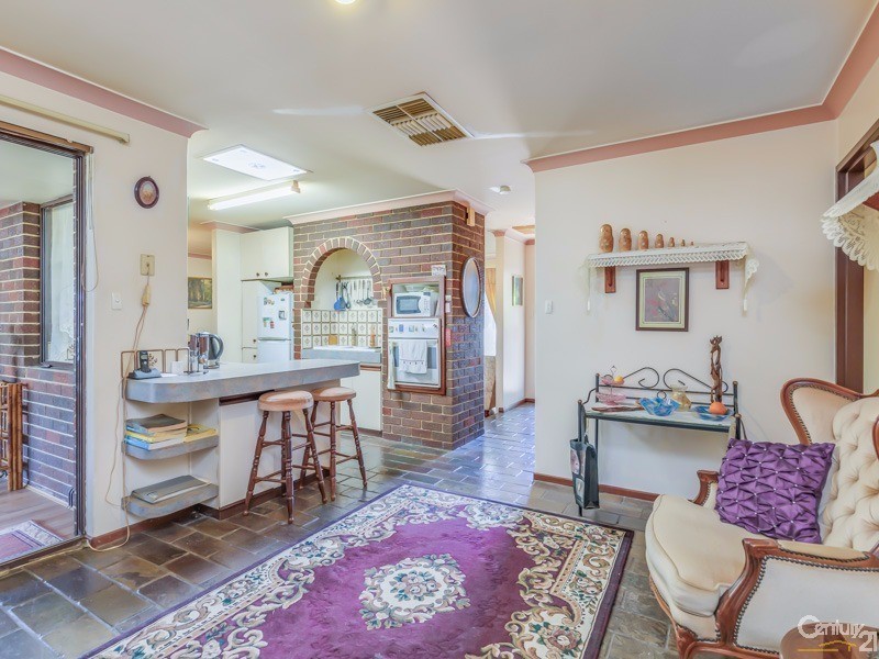 8 Lauri Court, Parkwood WA 6147