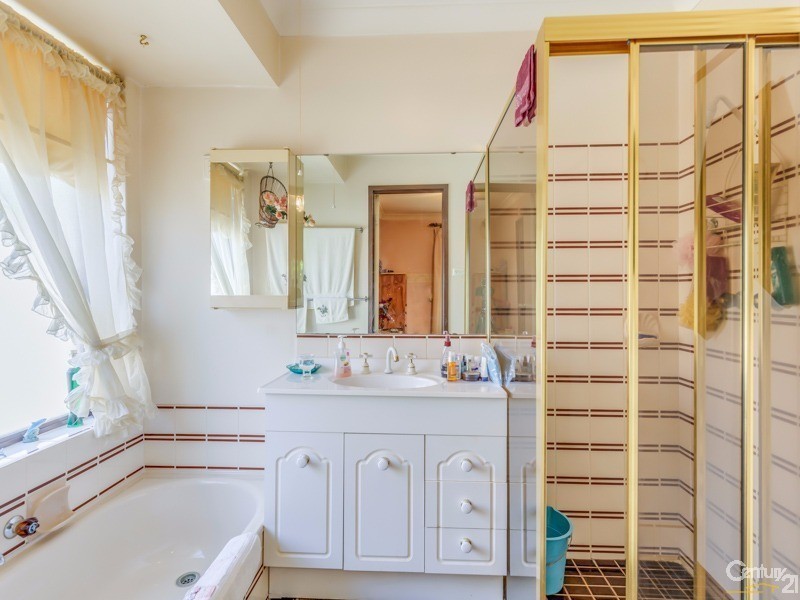 8 Lauri Court, Parkwood WA 6147