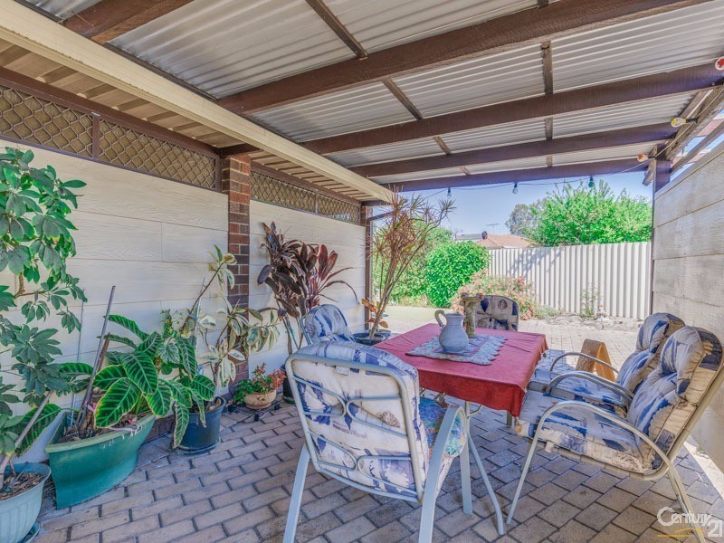 8 Lauri Court, Parkwood WA 6147