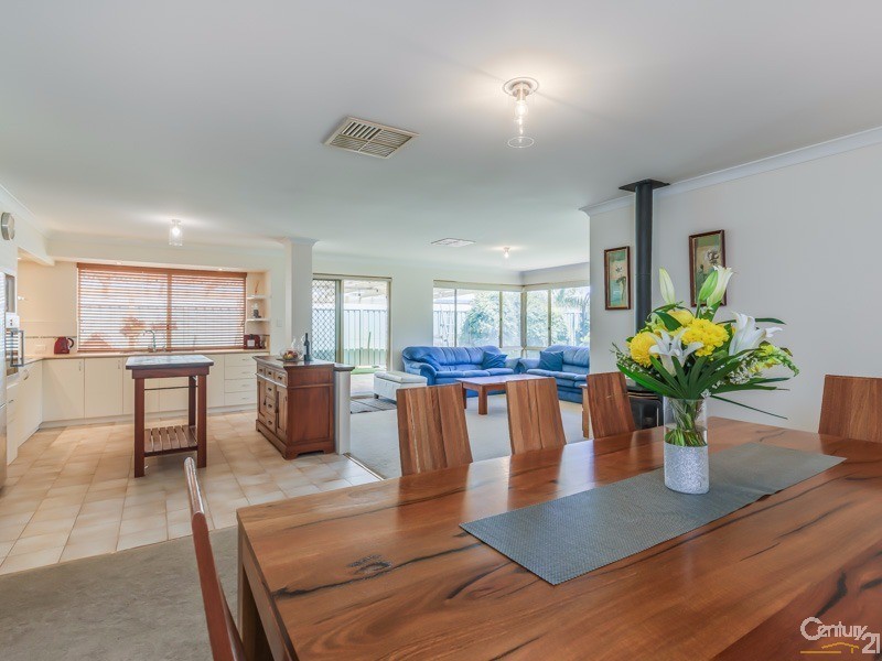 4 Pilot Road, Huntingdale WA 6110