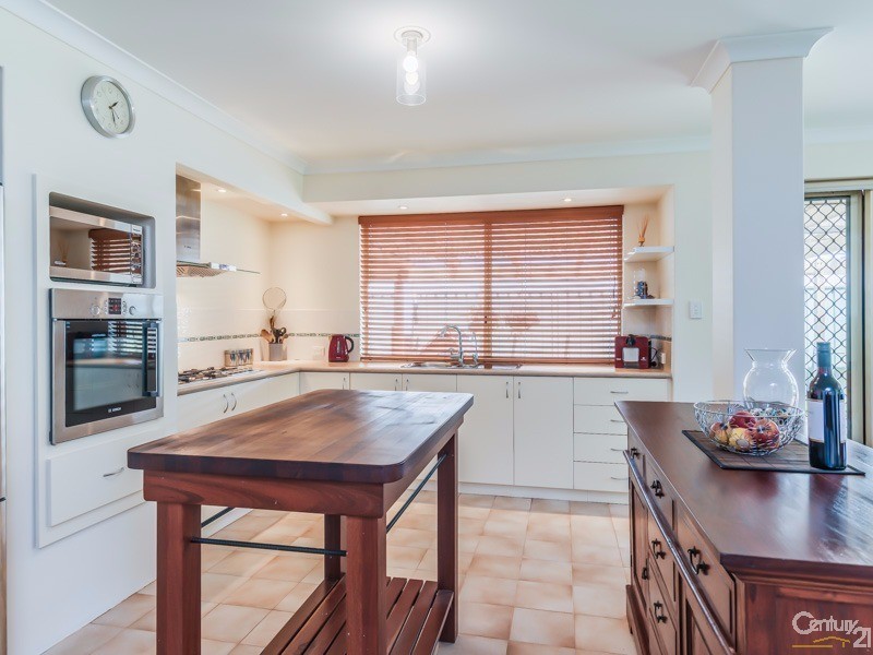 4 Pilot Road, Huntingdale WA 6110