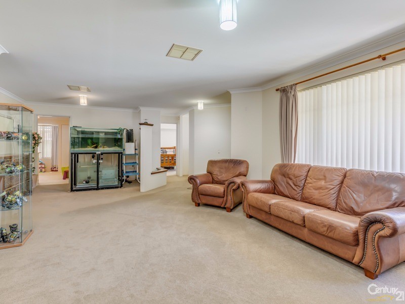 4 Pilot Road, Huntingdale WA 6110