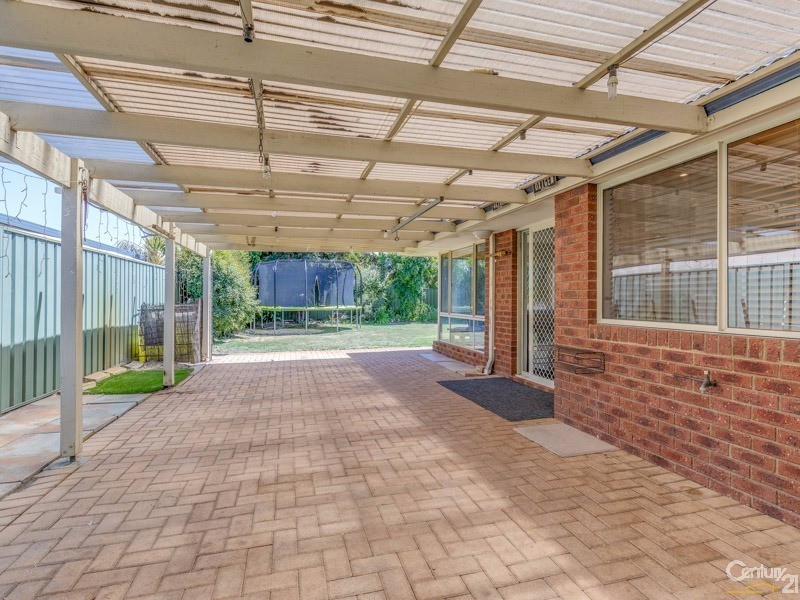 4 Pilot Road, Huntingdale WA 6110