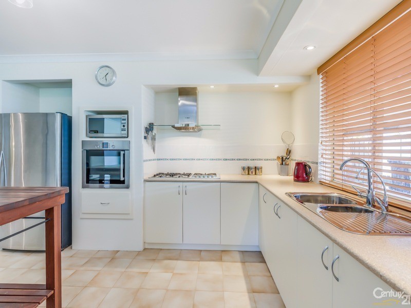 4 Pilot Road, Huntingdale WA 6110