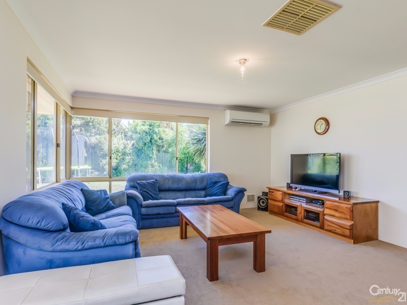 4 Pilot Road, Huntingdale WA 6110