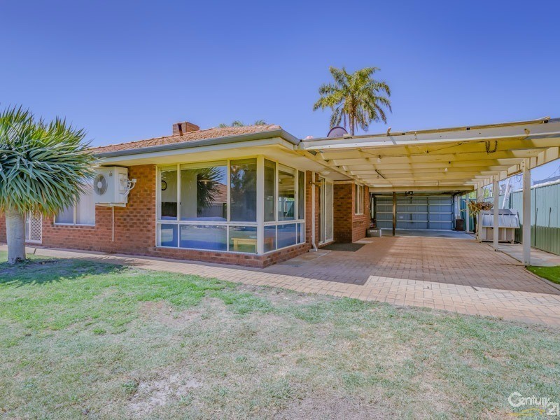 4 Pilot Road, Huntingdale WA 6110