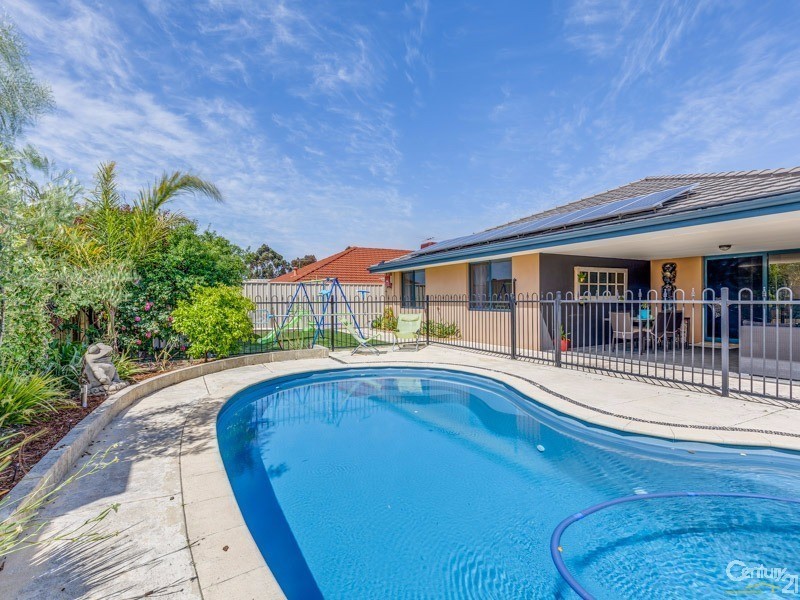 12 The Lakes Boulevard, Jandakot WA 6164