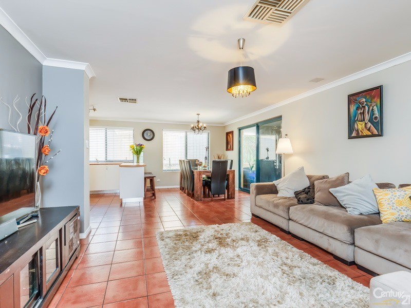 12 The Lakes Boulevard, Jandakot WA 6164