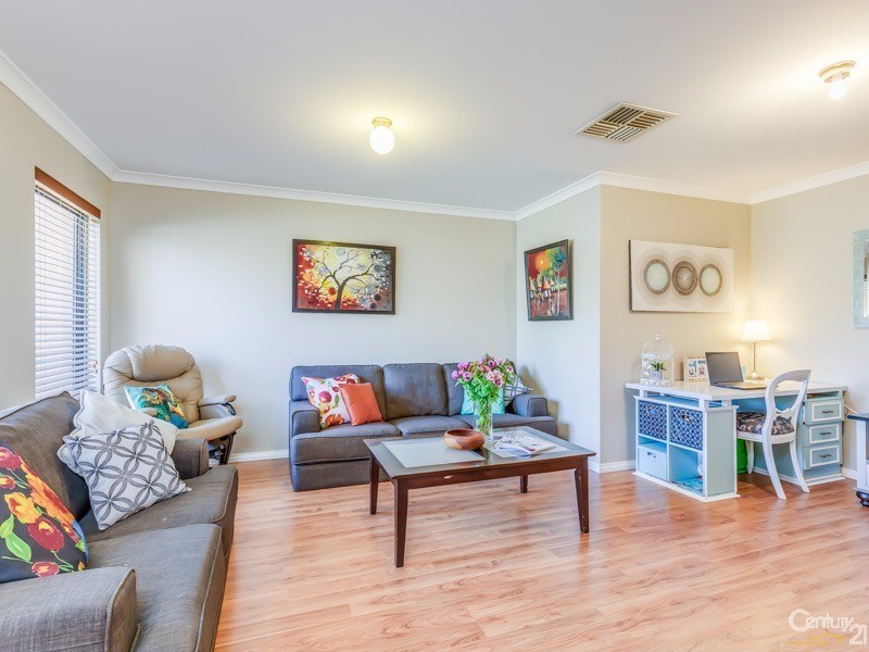 12 The Lakes Boulevard, Jandakot WA 6164