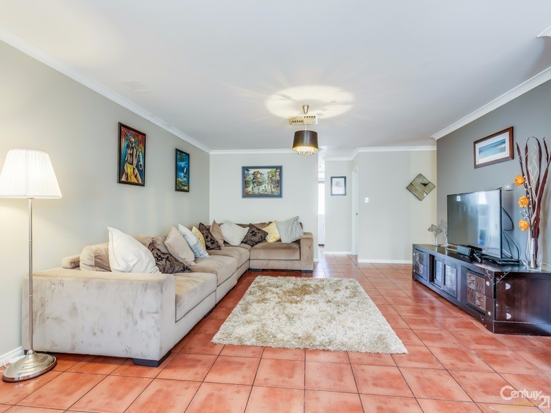 12 The Lakes Boulevard, Jandakot WA 6164