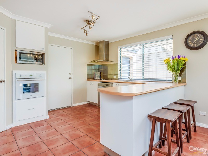 12 The Lakes Boulevard, Jandakot WA 6164