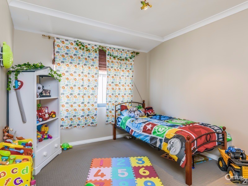 12 The Lakes Boulevard, Jandakot WA 6164