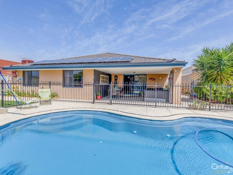 12 The Lakes Boulevard, Jandakot WA 6164