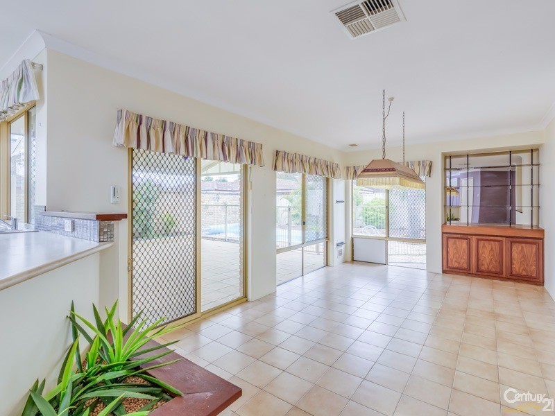 16 Amber Way, Thornlie WA 6108