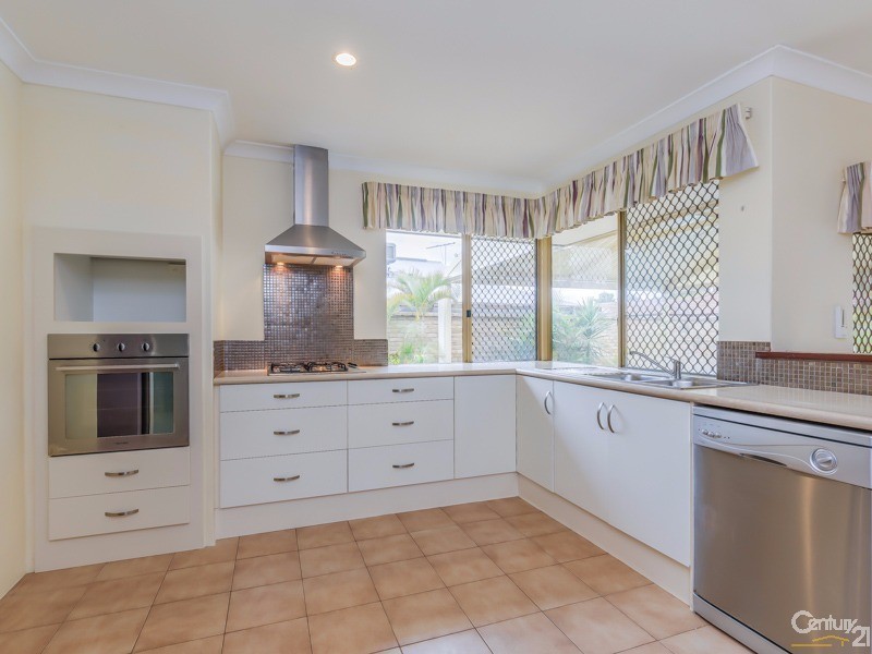 16 Amber Way, Thornlie WA 6108