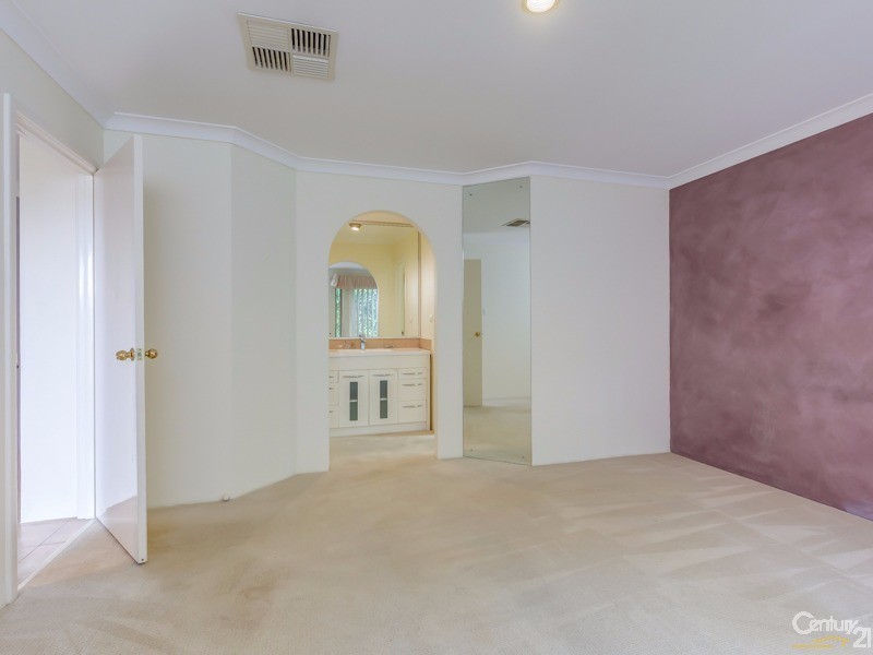 16 Amber Way, Thornlie WA 6108