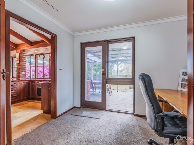 16 Aldworth Crescent, Gosnells WA 6110