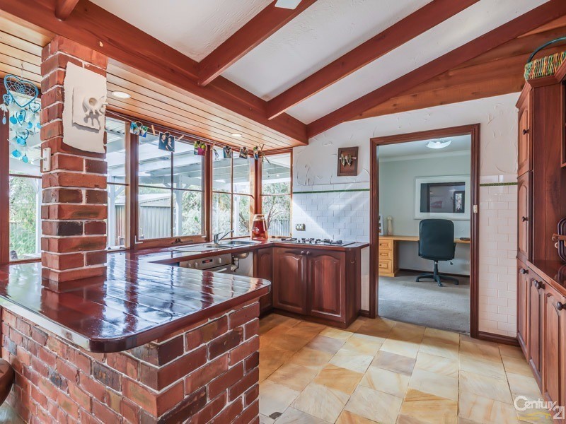 16 Aldworth Crescent, Gosnells WA 6110