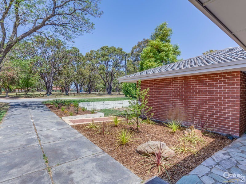 16 Aldworth Crescent, Gosnells WA 6110