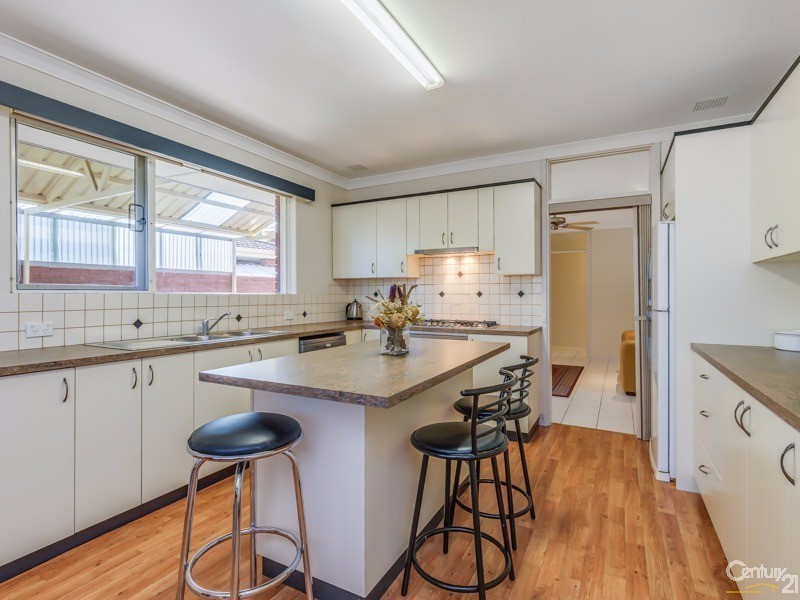 15 Princeton Court, Thornlie WA 6108