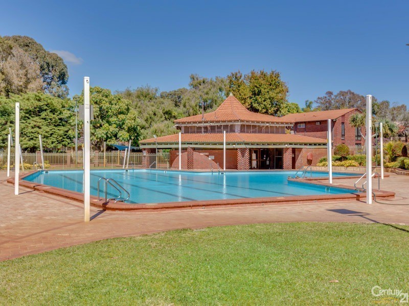 15 Princeton Court, Thornlie WA 6108