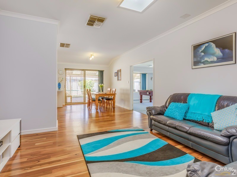 17 Frampton Crescent, Canning Vale WA 6155