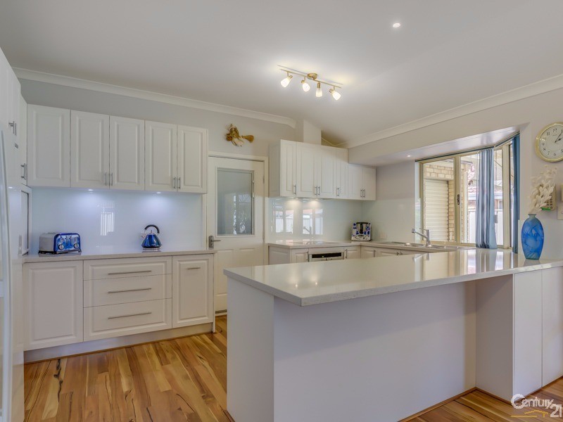 17 Frampton Crescent, Canning Vale WA 6155