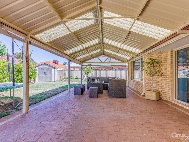 17 Frampton Crescent, Canning Vale WA 6155