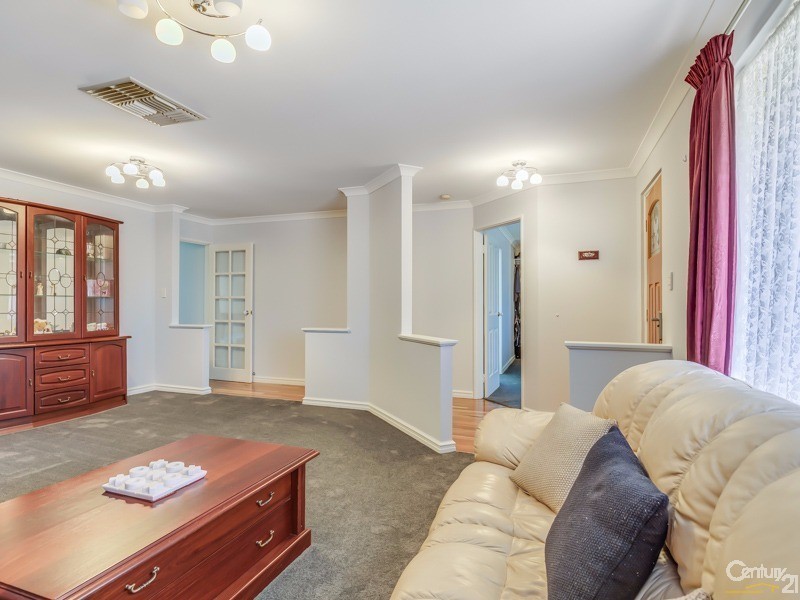 17 Frampton Crescent, Canning Vale WA 6155