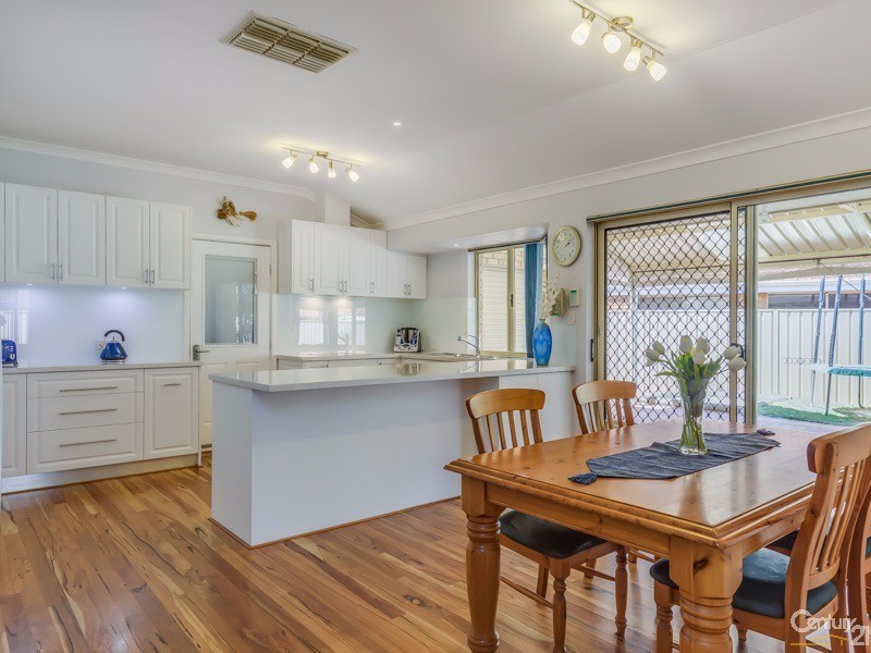 17 Frampton Crescent, Canning Vale WA 6155