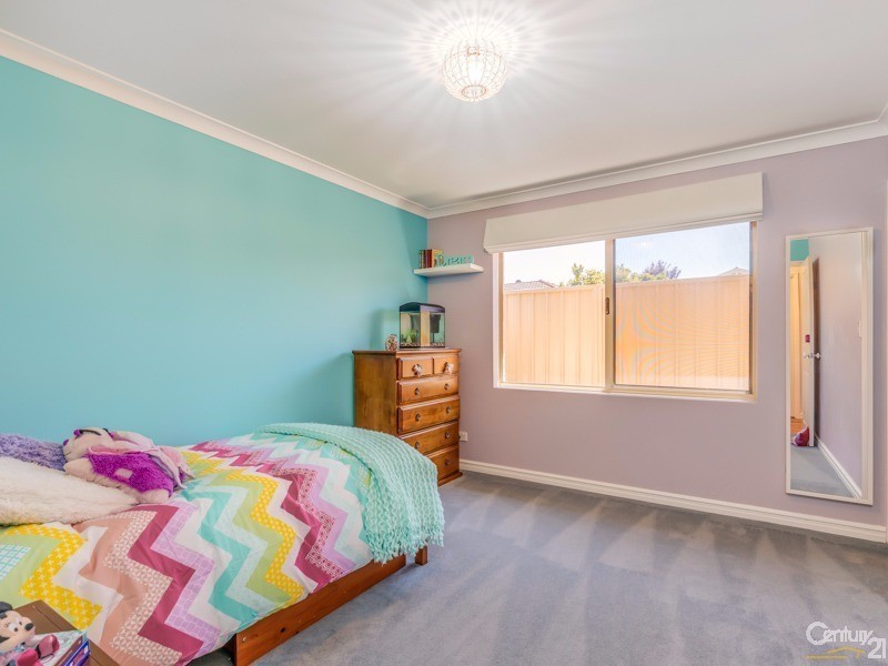 17 Frampton Crescent, Canning Vale WA 6155