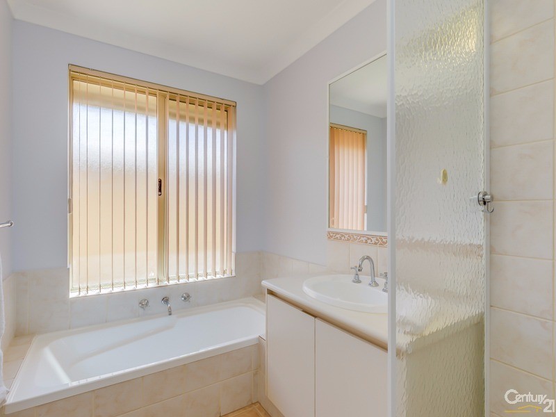 17 Frampton Crescent, Canning Vale WA 6155