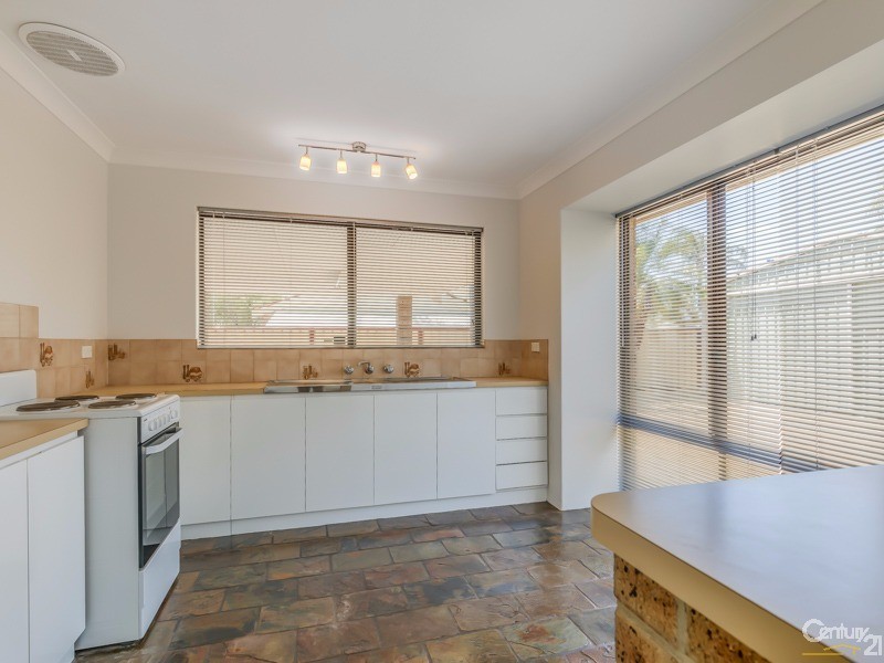 4 Amber Way, Thornlie WA 6108